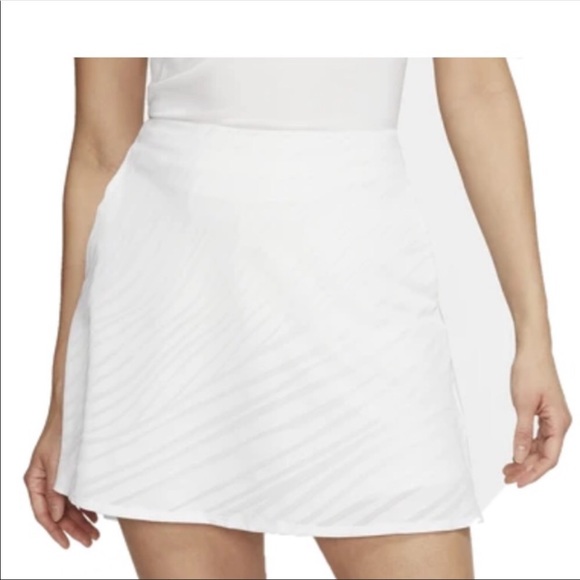 Brand New with Tags NIKE Tennis Golf Skirt Skort M
